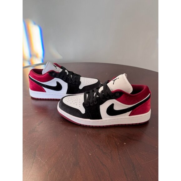 NWT Women’s Nike Air Jordan 1 Low SE 'Velvet Black Toe' Size 7.5 - Picture 1 of 6